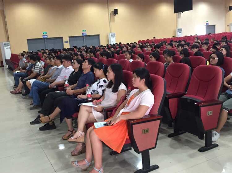 轨道电气系成功举办2015级新生开学典礼暨军训动员大会   