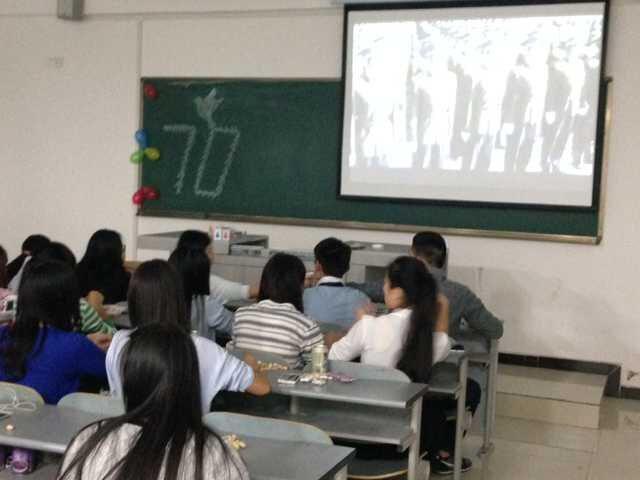 轨道运营管理1402班开展了 “抗战胜利70周年纪念”的主题班会&nbsp;&nbsp;