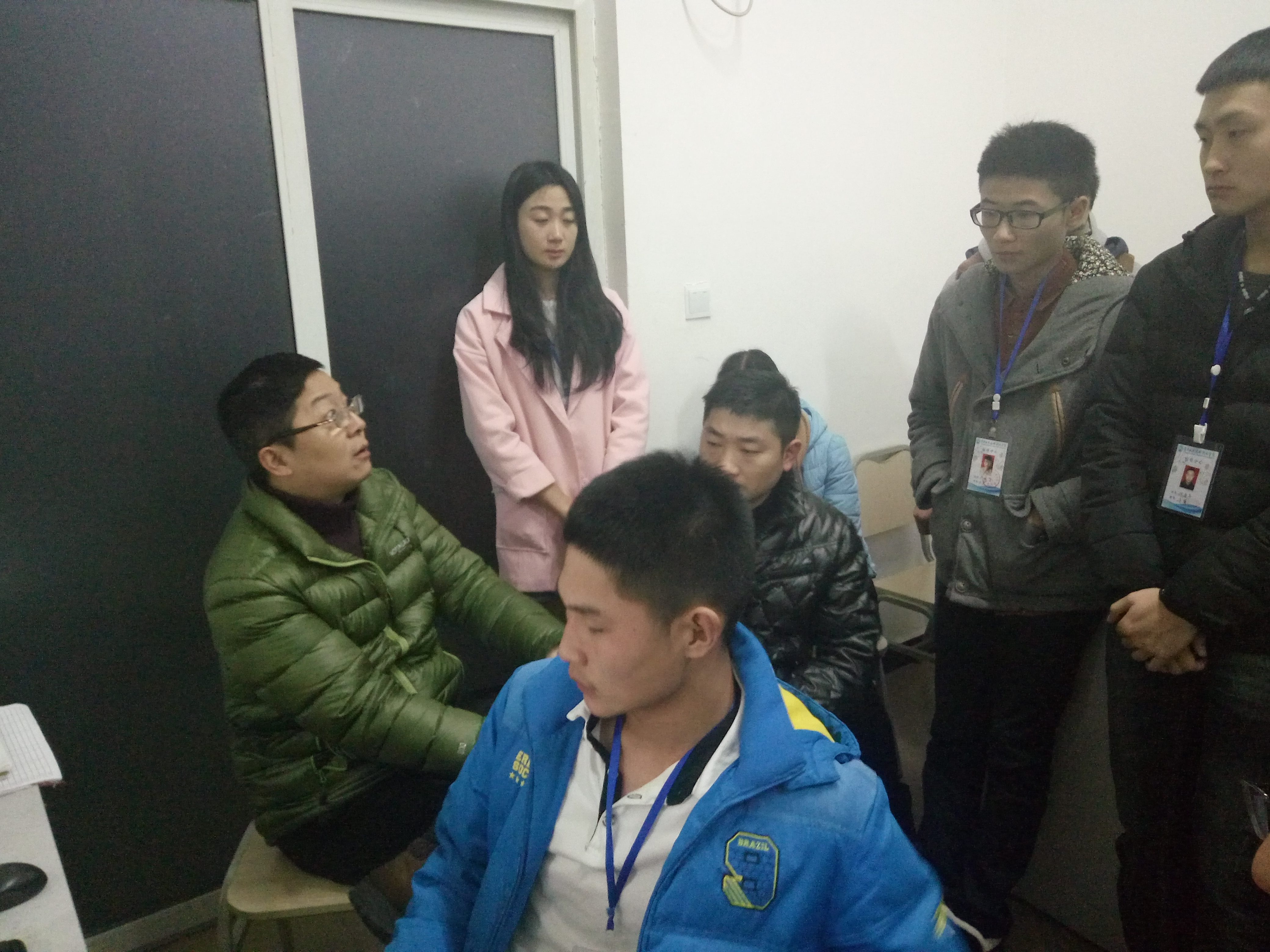 beat365英国官网网站"圣诞夜"学生宿舍安全检查