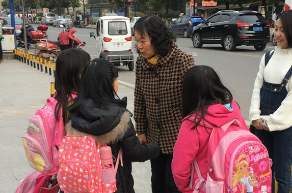 青春助力十三五,志愿服务亮公运