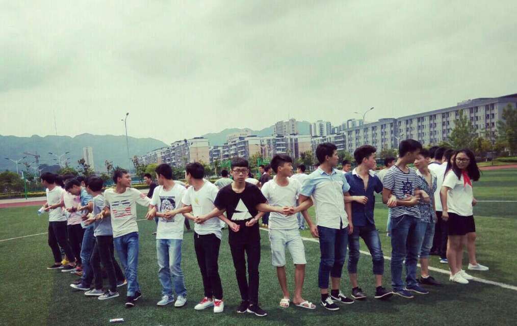 提升素质能力，张扬青春风采                           