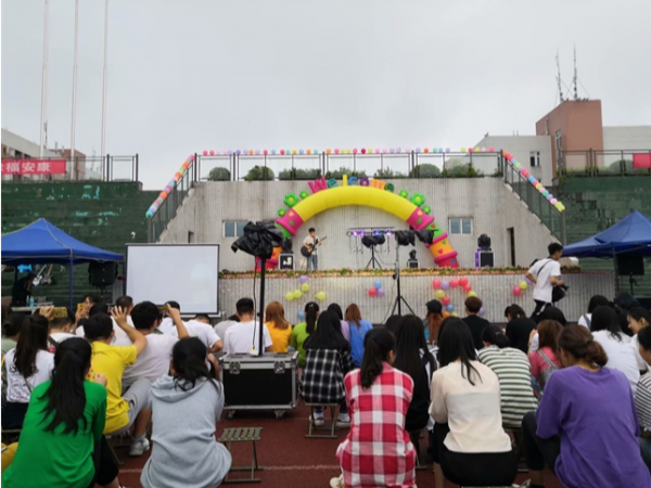 beat365英国官网网站举行校园歌手大赛选出新一届