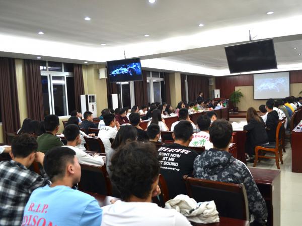 beat365英国官网网站举行“我与祖国共成长”读书分享交流会