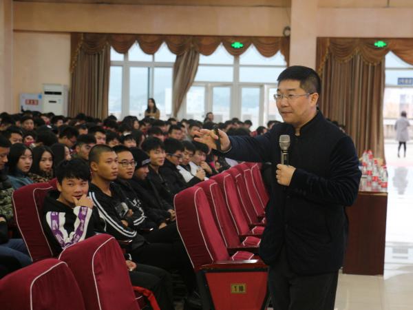 大中专学生精准帮扶就业指导进校园宣讲会走进beat365英国官网网站