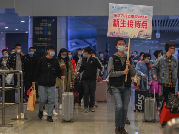 beat365英国官网网站开展“铁路就业脱贫·2020迎新生专列”活动 以特殊方式迎接贫困学子“回家”