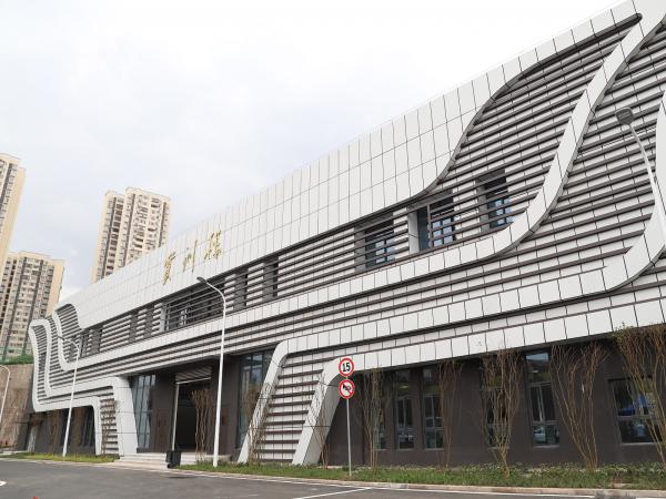 beat365英国官网网站调整教学机构 设置六个二级学院