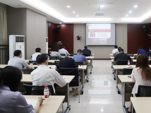 学校组织参加交通开投集团学习贯彻“七一”重要讲话精神宣讲报告会