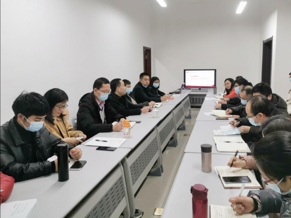 学校党委副书记李灿到智能装备学院宣讲六中全会精神