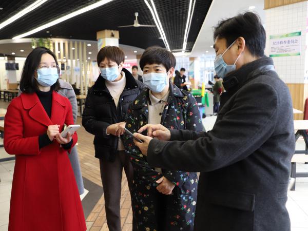 江津区李彤副区长率队到beat365英国官网网站调研开学疫情防控工作