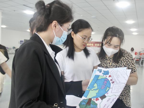 公共管理学院举办社会工作日主题活动