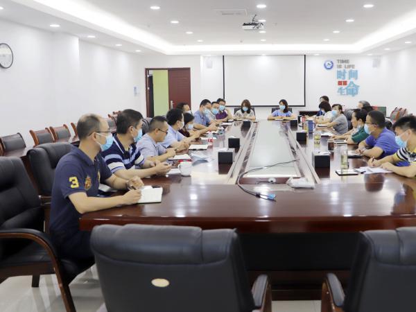 学校召开专题会议 确定部分重点地区新生暂缓报到