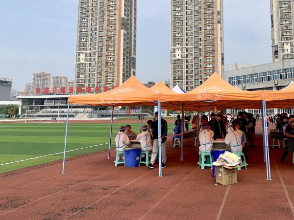 学校高效完成两轮全员核酸检测
