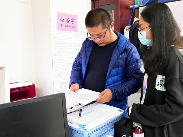 辅导员赵若宇：以一名老兵的姿态蹲守学校上百天