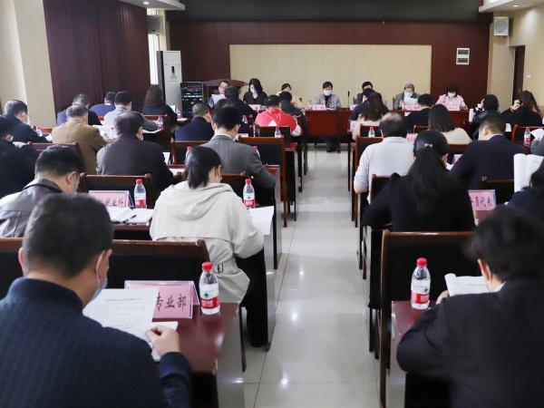学校召开专题会强调  落实“九再”要求确保师生生命健康和校园安全稳定