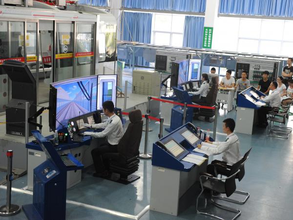 喜讯！学校获授首批重庆工匠学院