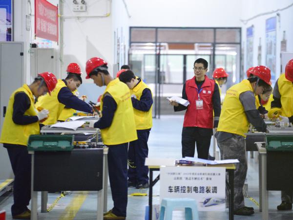 学校成功承办2023年重庆市职业院校技能大赛高职组轨道车辆技术赛项