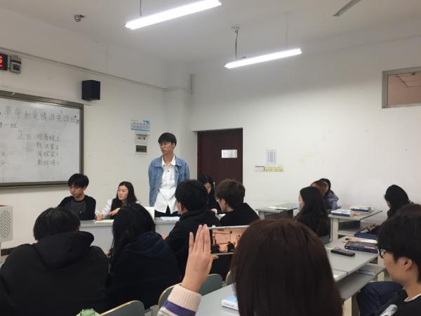 马院通过举办辩论赛让思政课堂活起来