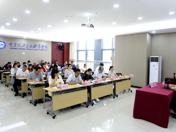 市人大机关党组成员、市纪委派驻纪检监察组组长陈光海到beat365官网作党风廉政建设专题讲座