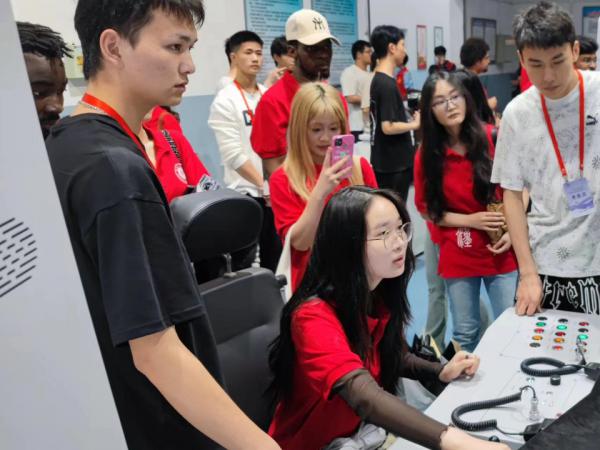  beat365官网获评2022年重庆教育发展报告典型案例三等奖1项