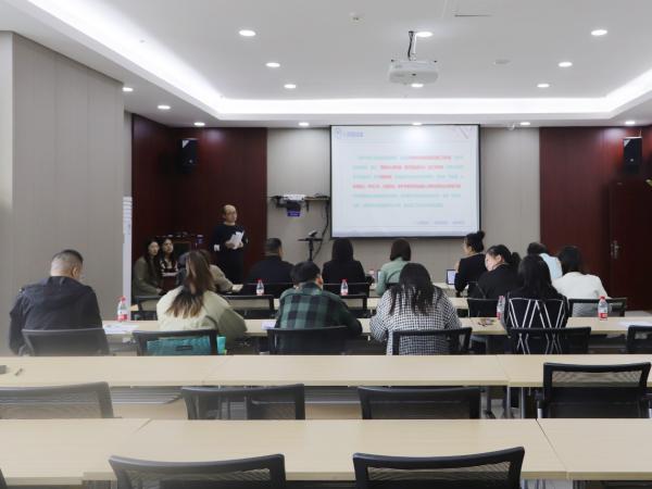 学校首次举行党建与思工研究课题答辩