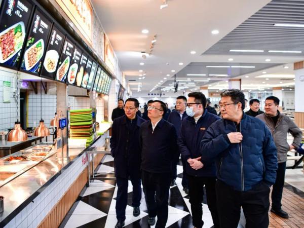 市委教育工委委员、市纪委监委驻市教委纪检监察组组长傅兵军带队到beat365官网开展春季学期开学专项督查