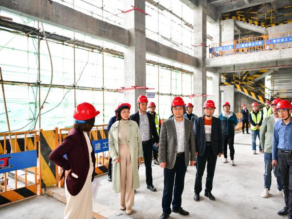 学校董事长刘林率队到新校区二期扩建项目施工现场调研