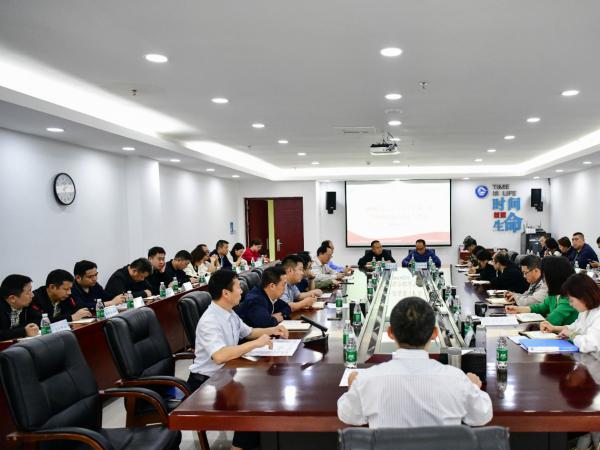 学校召开专题会强调 以“五个持续”为抓手牢牢守住安全红线底线护航学校高质量发展