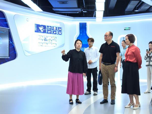 重庆日立能源变压器有限公司党委书记吴凯到访beat365官网