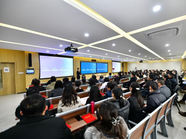 刘林等校领导出席学校2024年教学能力大赛开幕式并为beat365官网获教学能力大赛市赛奖项的团队颁奖