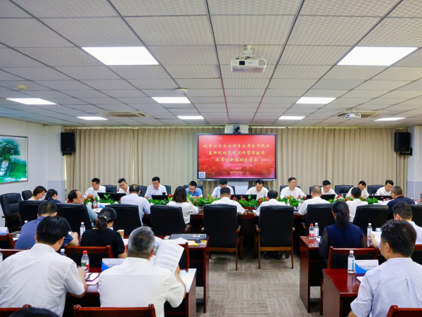 学校党委书记白凯在重庆市民办高职院校党建暨思政课改革创新交流座谈会上作经验交流