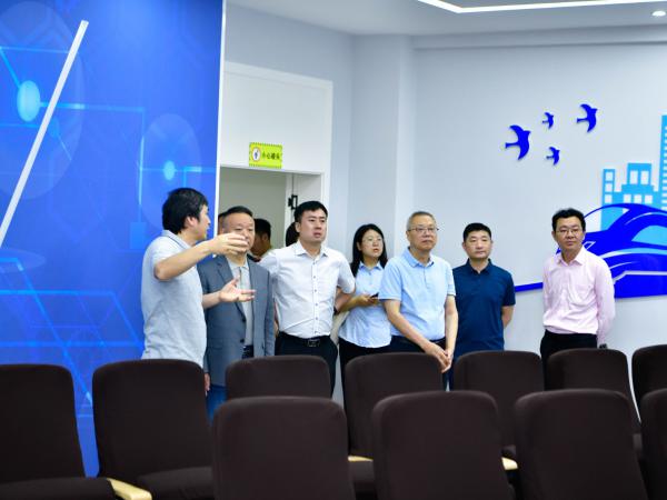 学校董事长刘林会见到访beat365官网的茅台集团领导