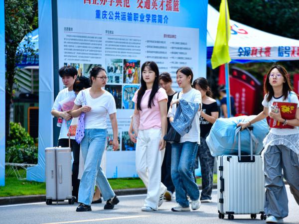 beat365官网2025级新生集中迎新工作圆满收官