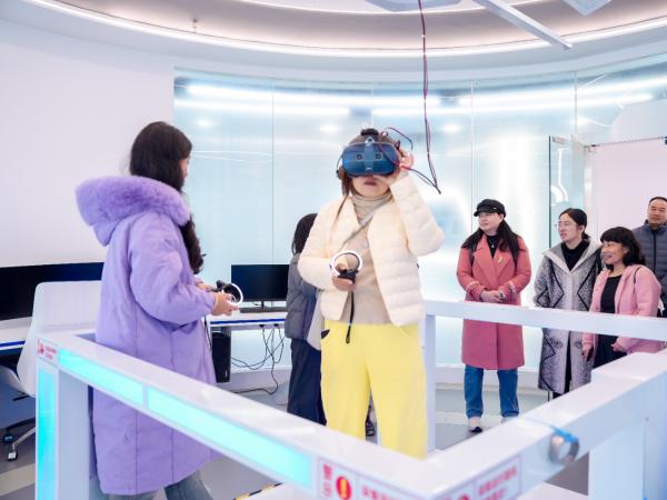 广州铁路职业技术学院到beat365官网调研